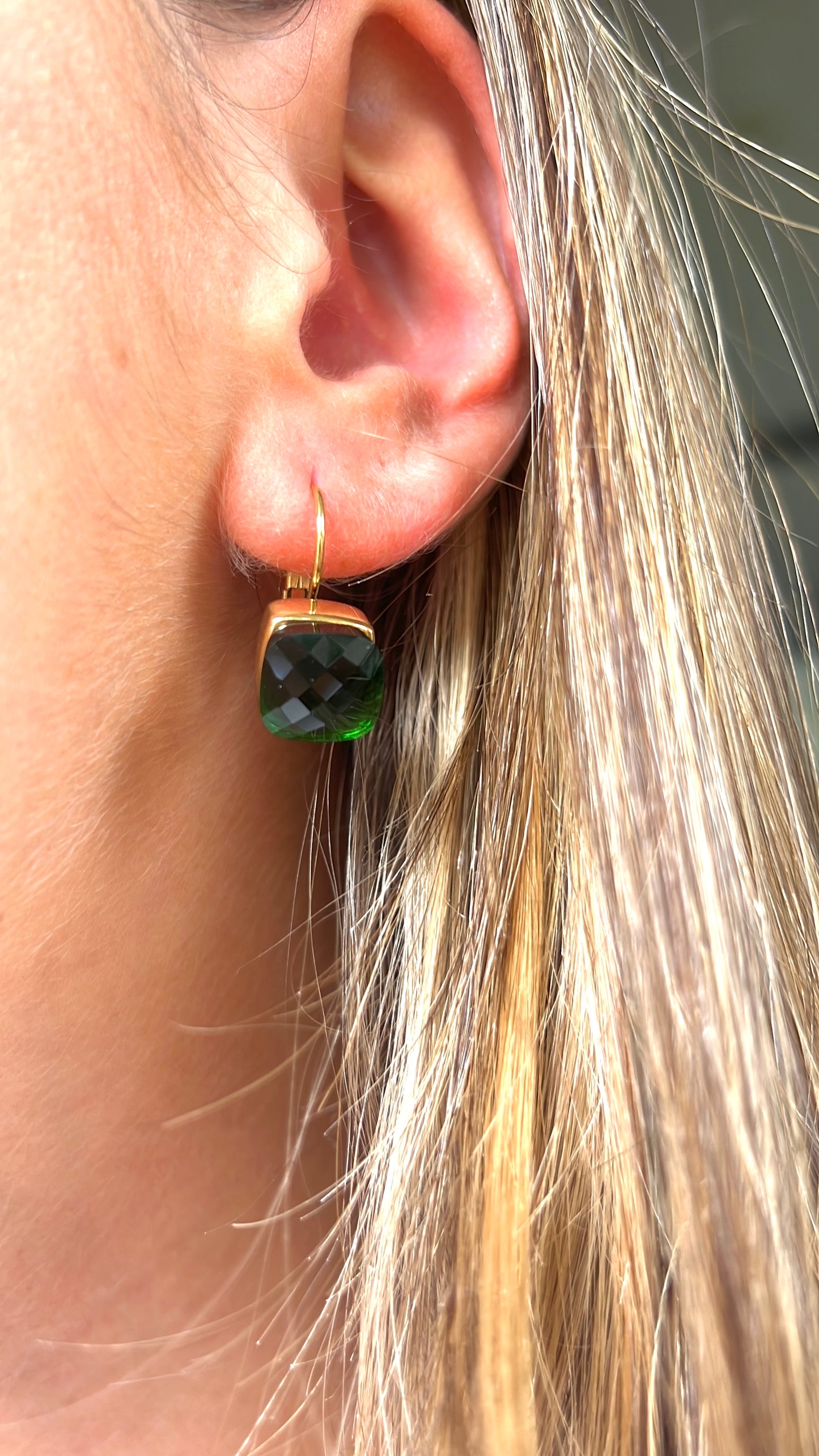 Oorring met steen groen