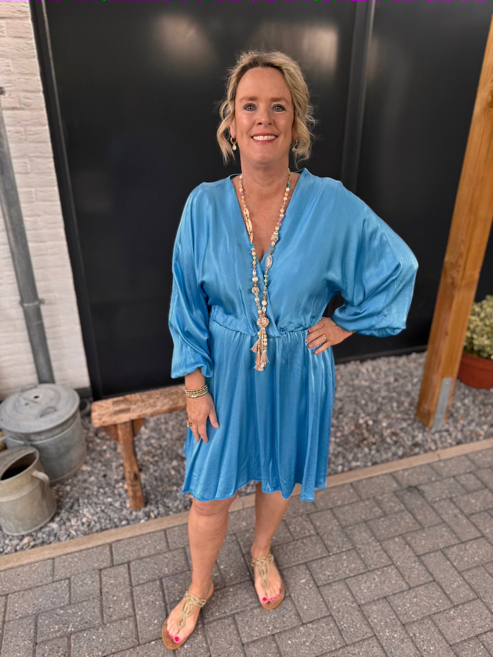 Jurk V hals viscose blauw