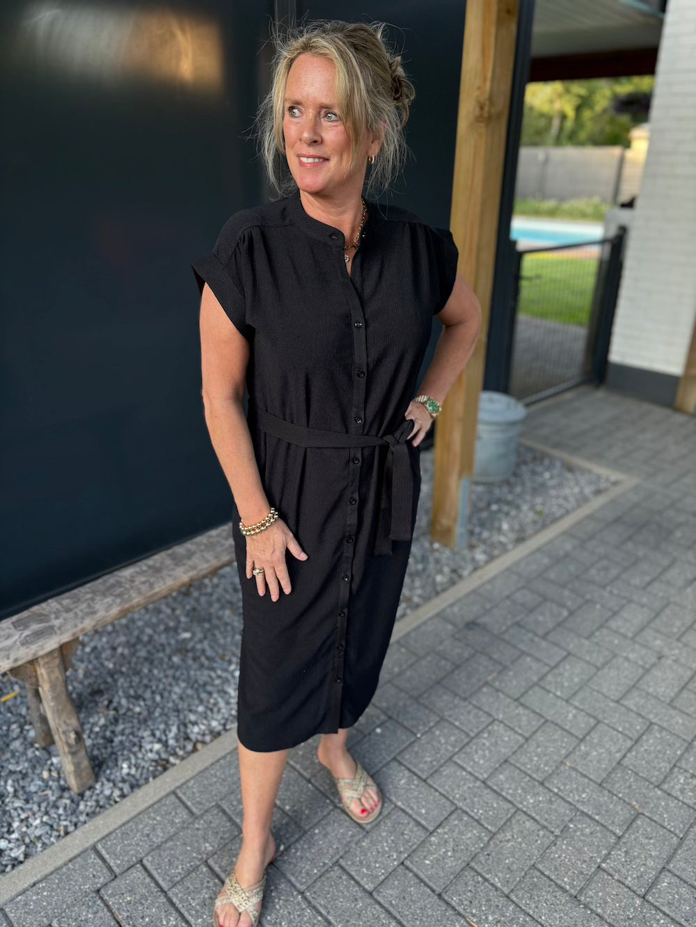 Midi dress met knoopjes zwart