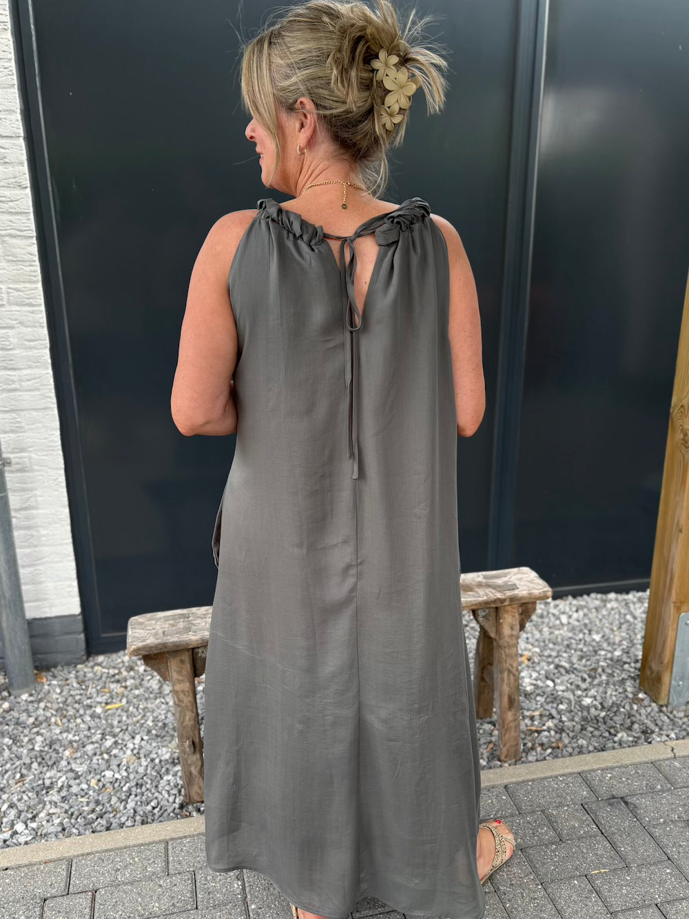 Jurk met gedraaide schouderbandjes khaki