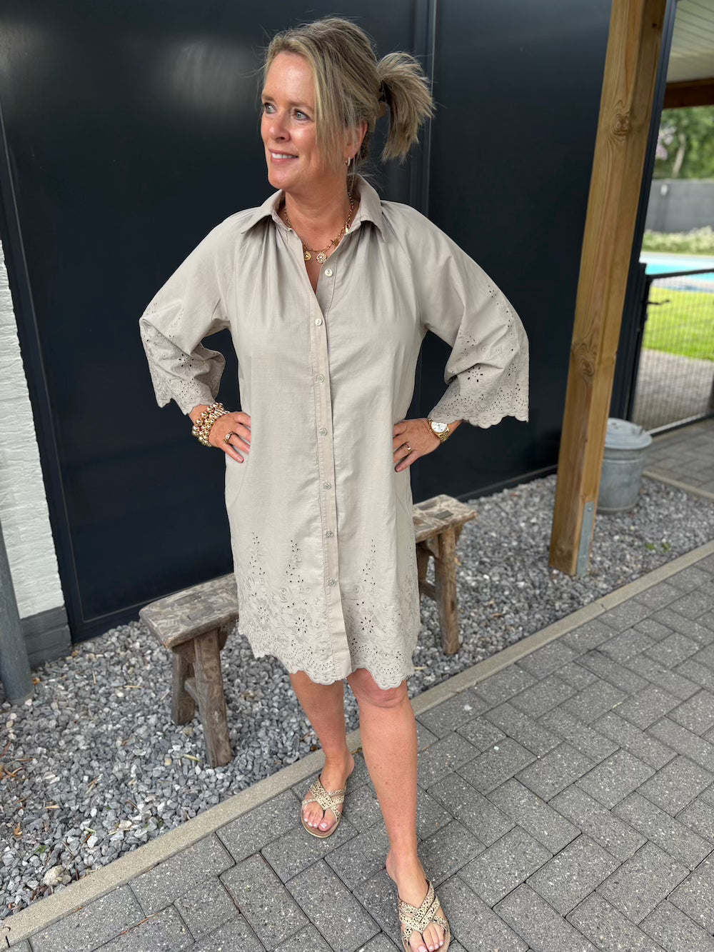 jurk katoen met broderie beige