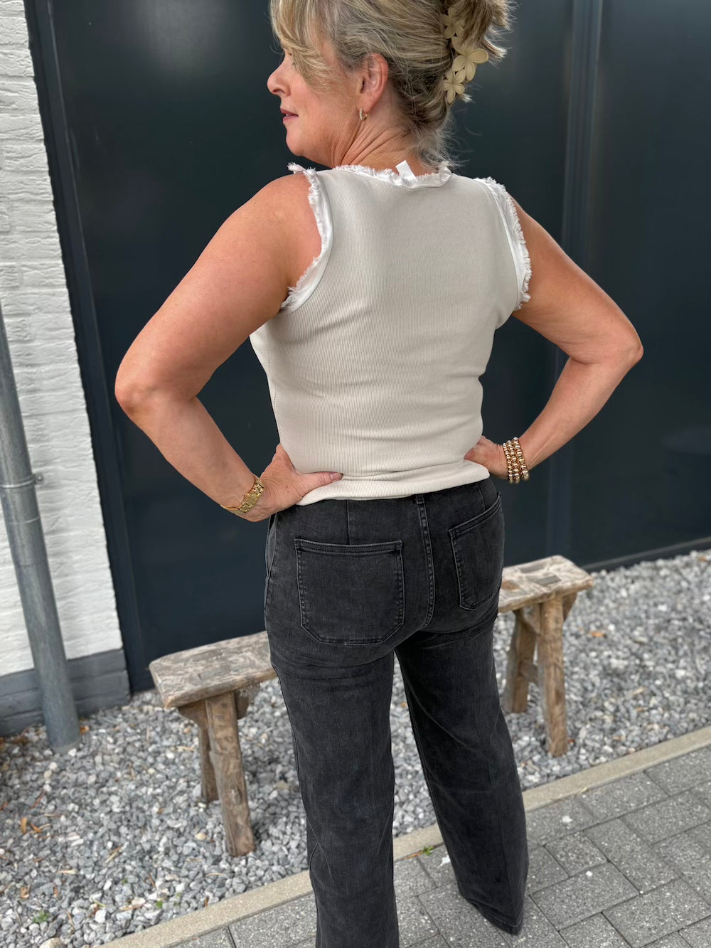 Stretch jeans rechte pijp met riempje zwart