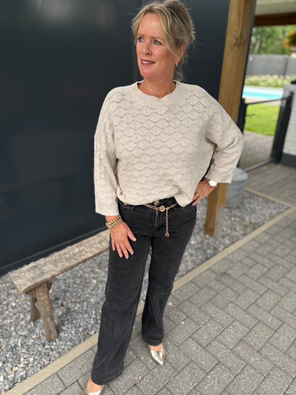 Stretch jeans rechte pijp met riempje zwart