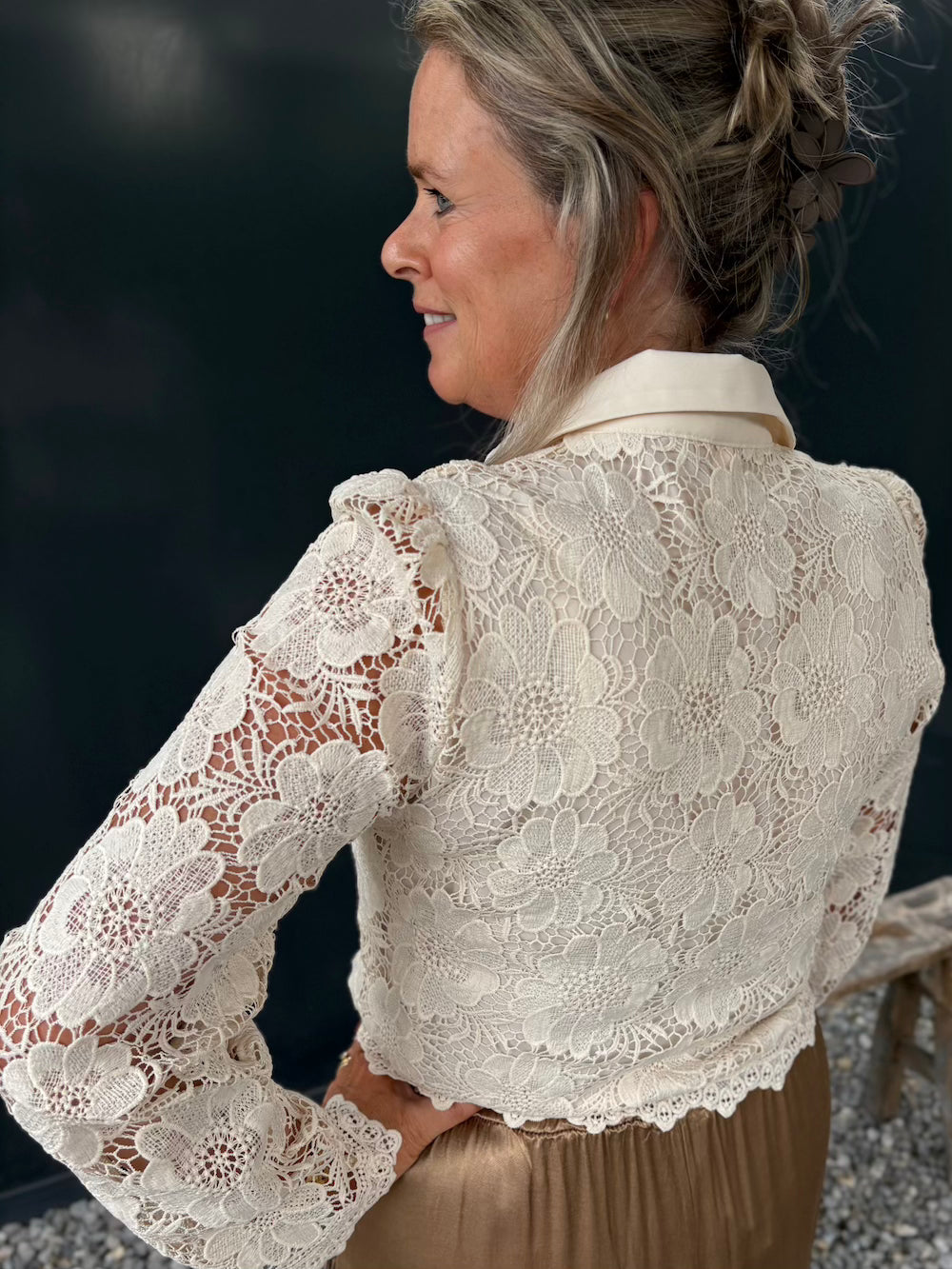 Blouse met broderie mouwen creme