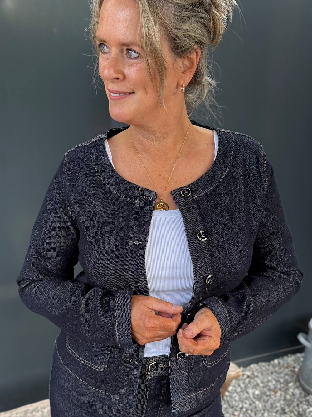 Jeansjasje met details