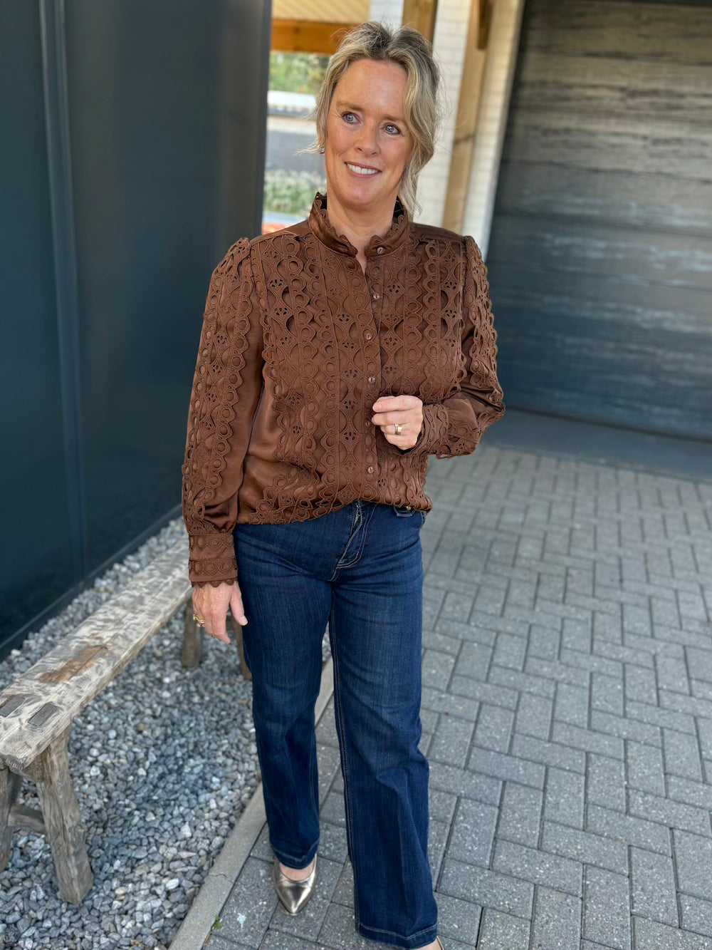 Blouse bruin met prachtige details