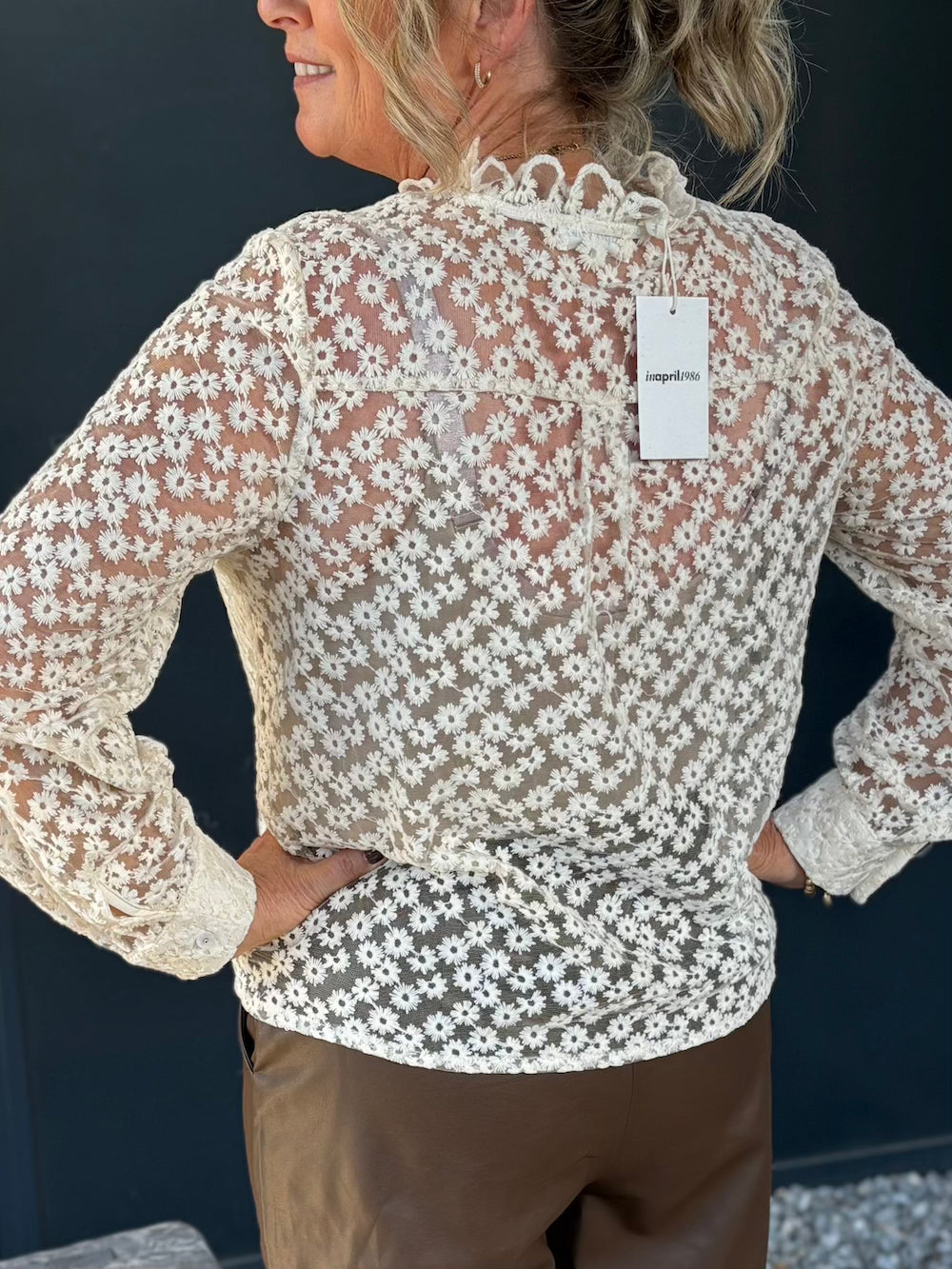 Blouse roomwit met kant