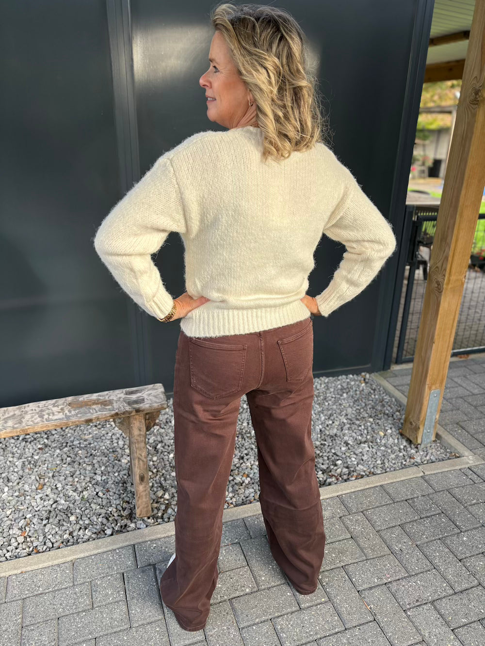 Jeans bruin met schuine sluiting