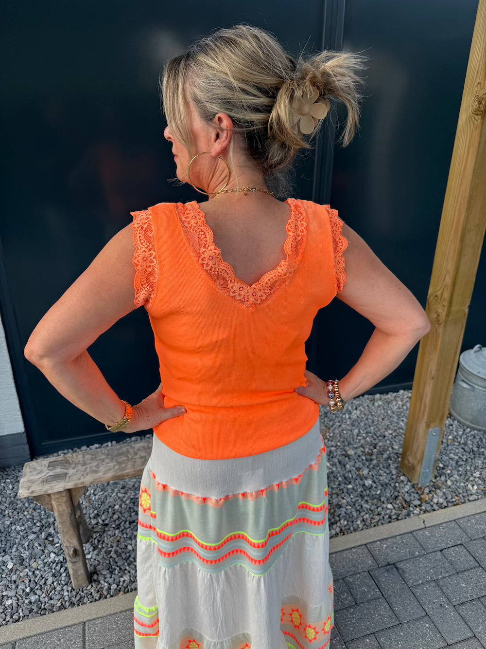 Topje dubbele V hals neon oranje