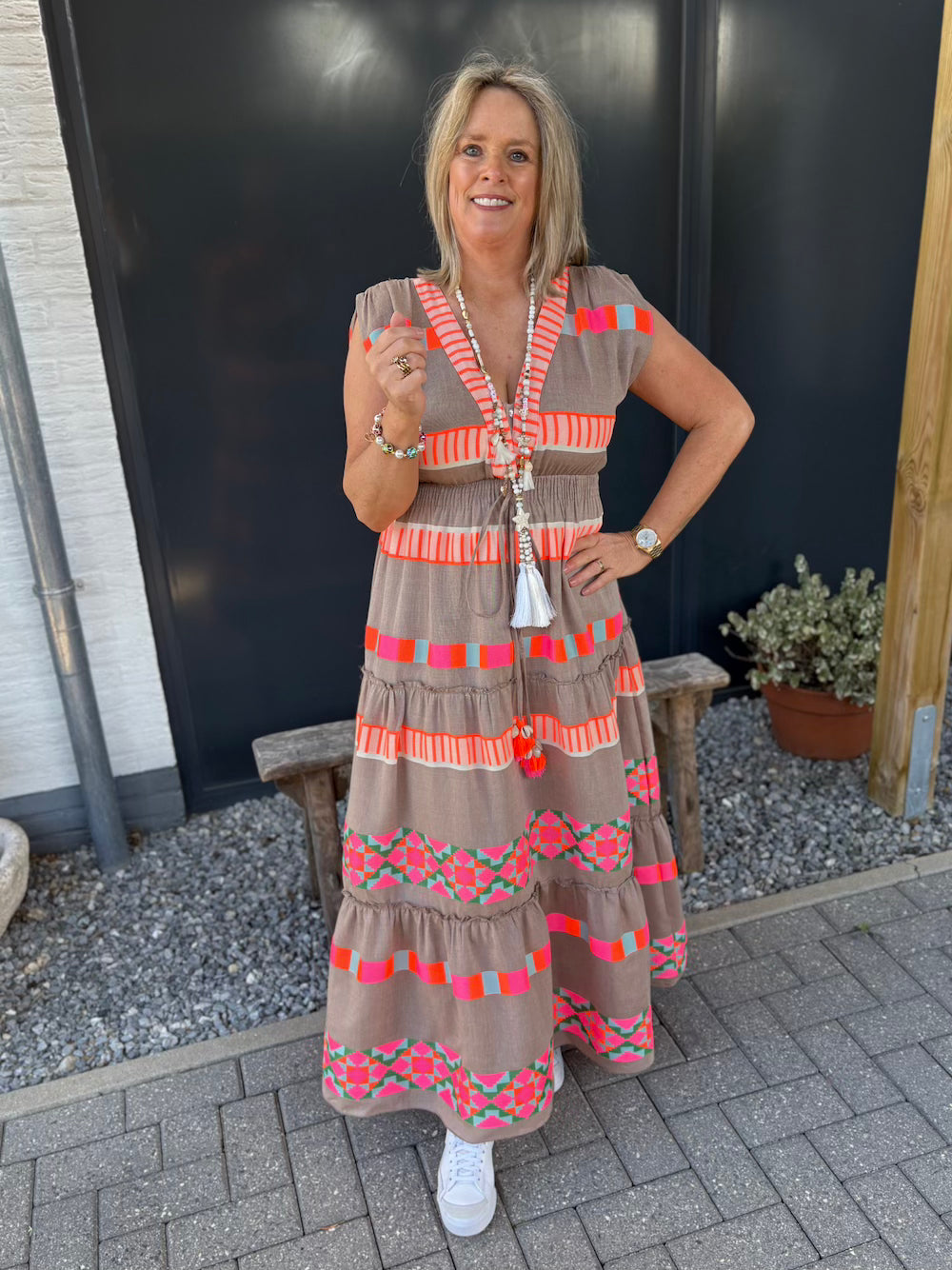 Jurk ibiza style taupe neon oranje