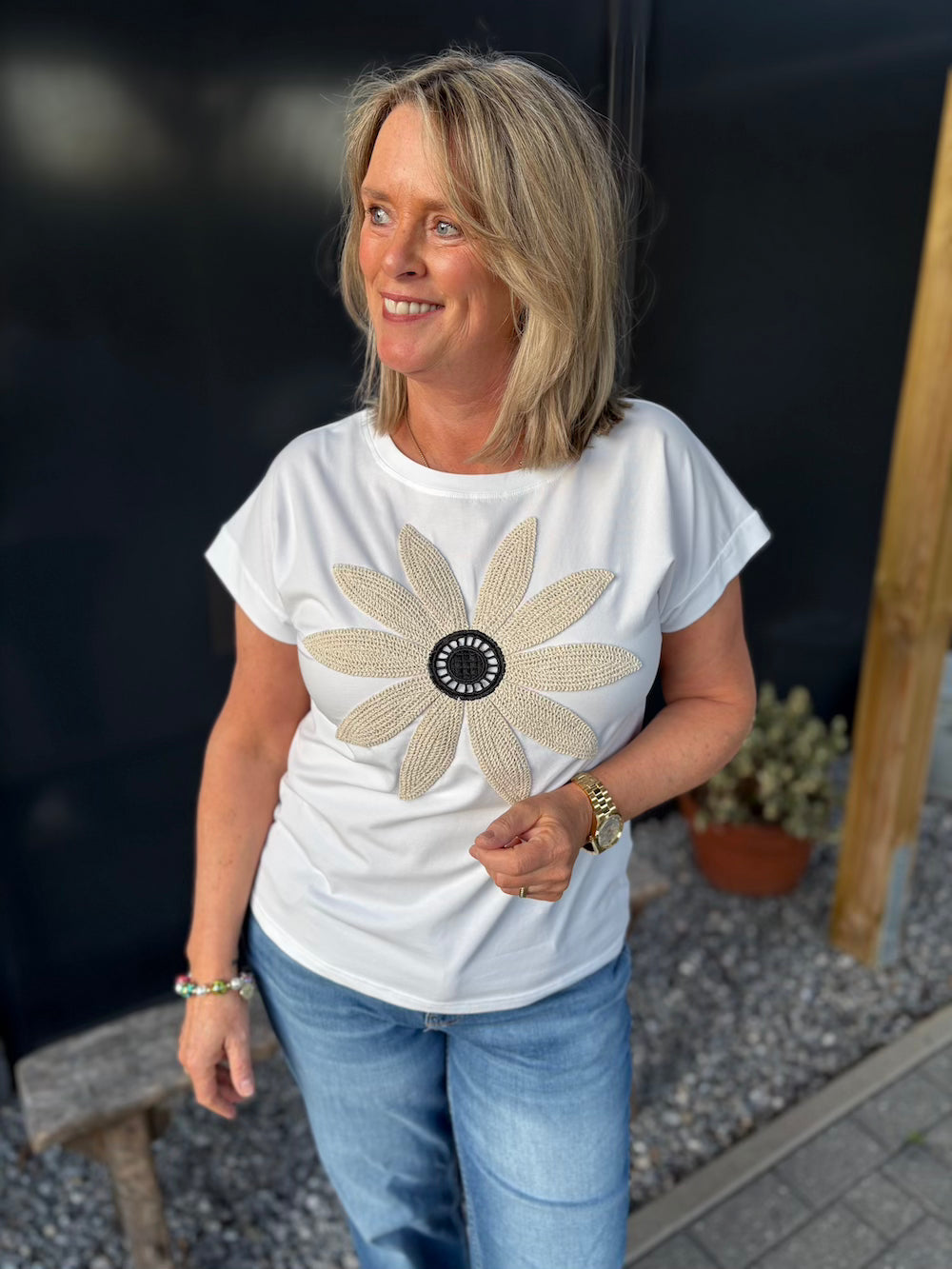 T shirt met bloem applicatie