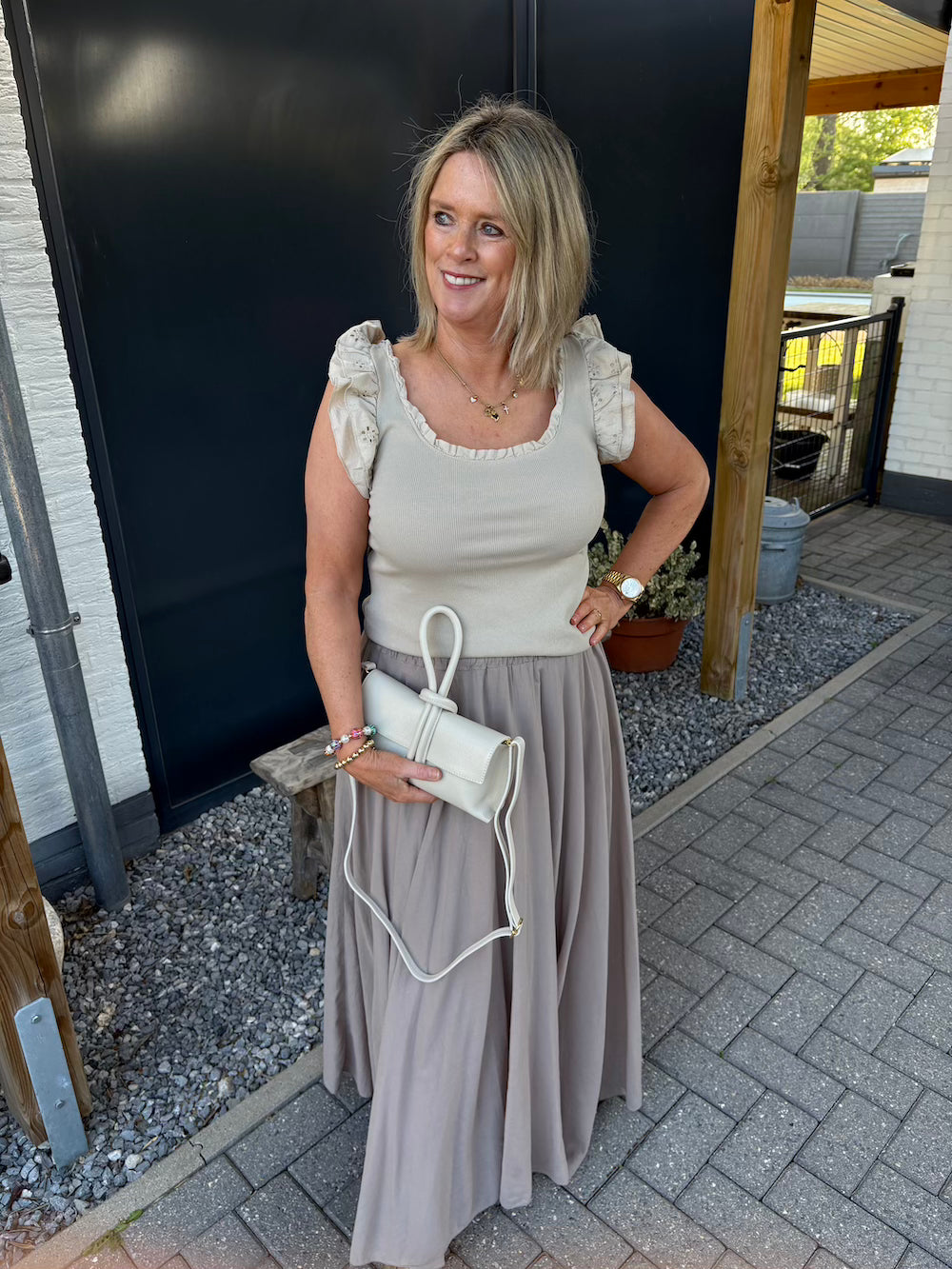 Topje beige met broderie