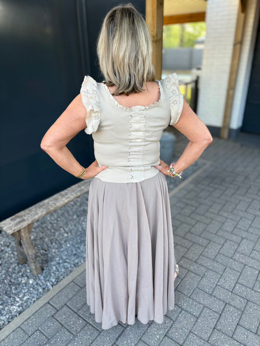 Topje beige met broderie
