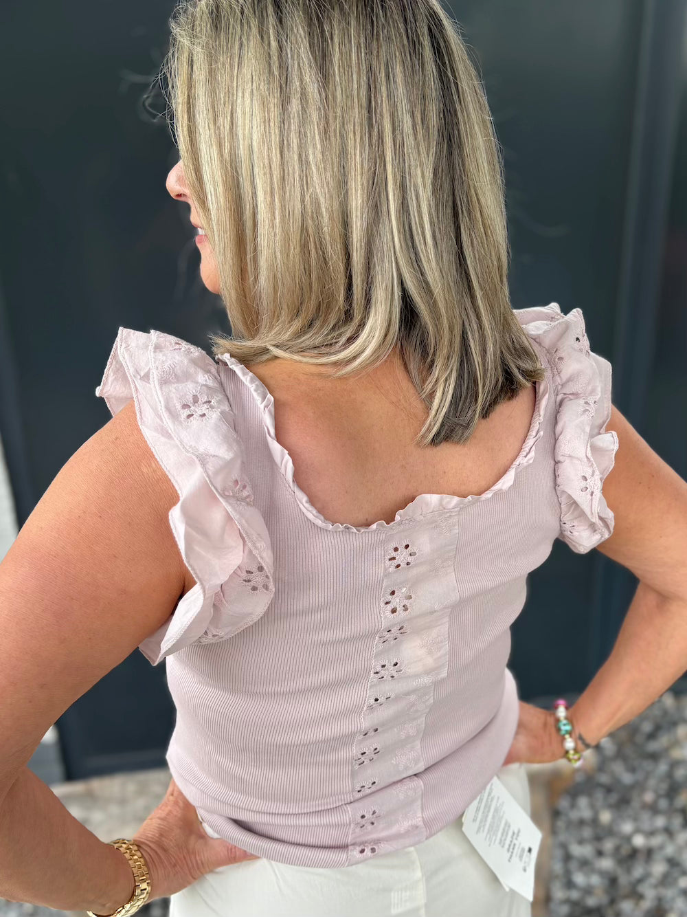 Topje oudroze met broderie