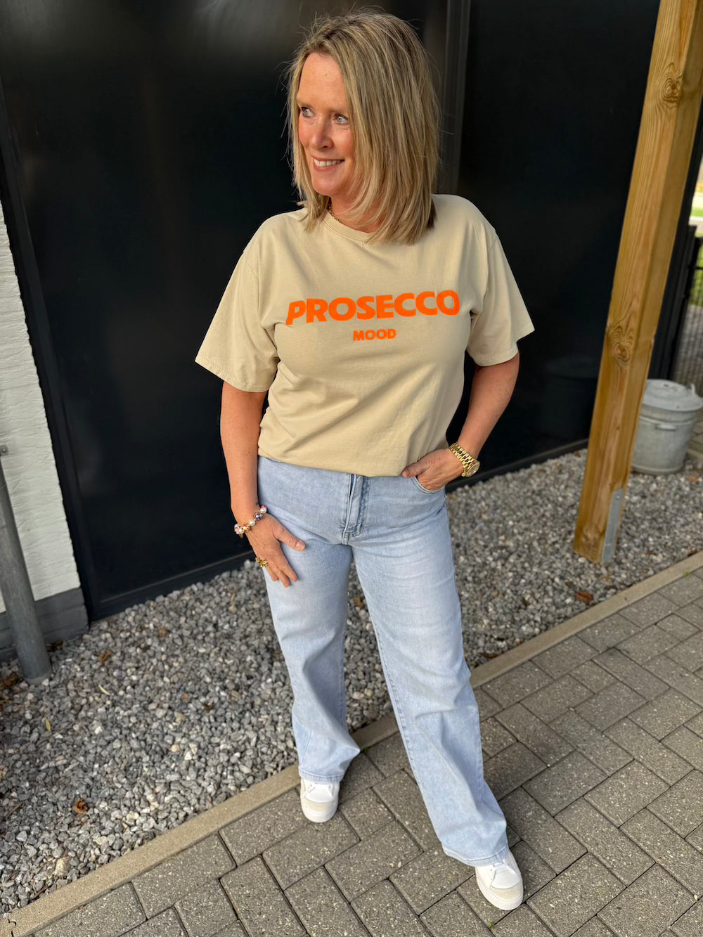 T shirt 'prosecco mood" beige/ neon oranje