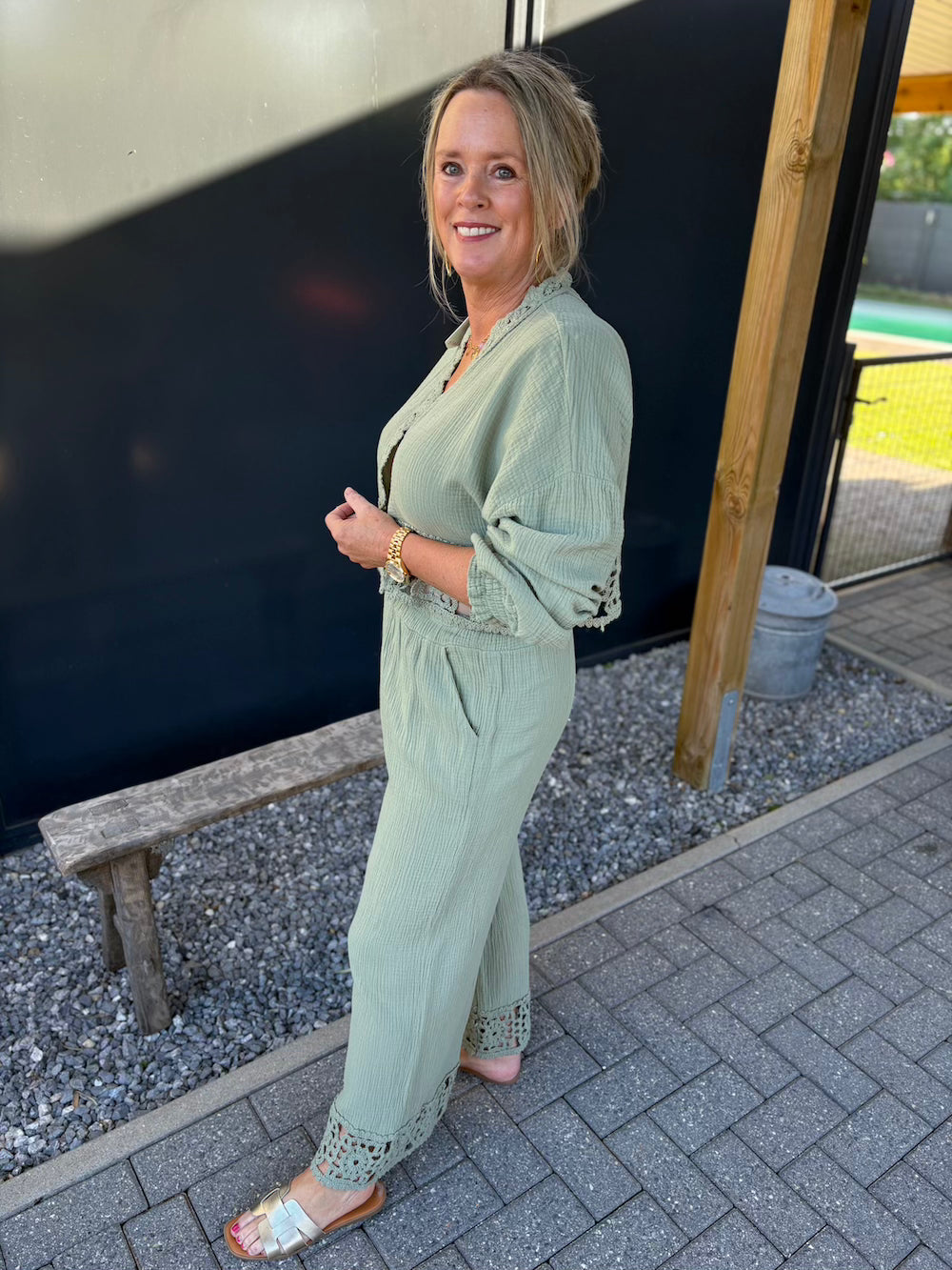Set broek en vestje tetra met gehaakte details khaki