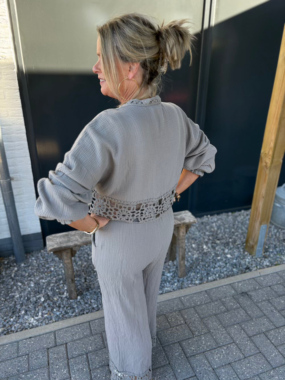 Set broek en vestje tetra met gehaakte details taupe
