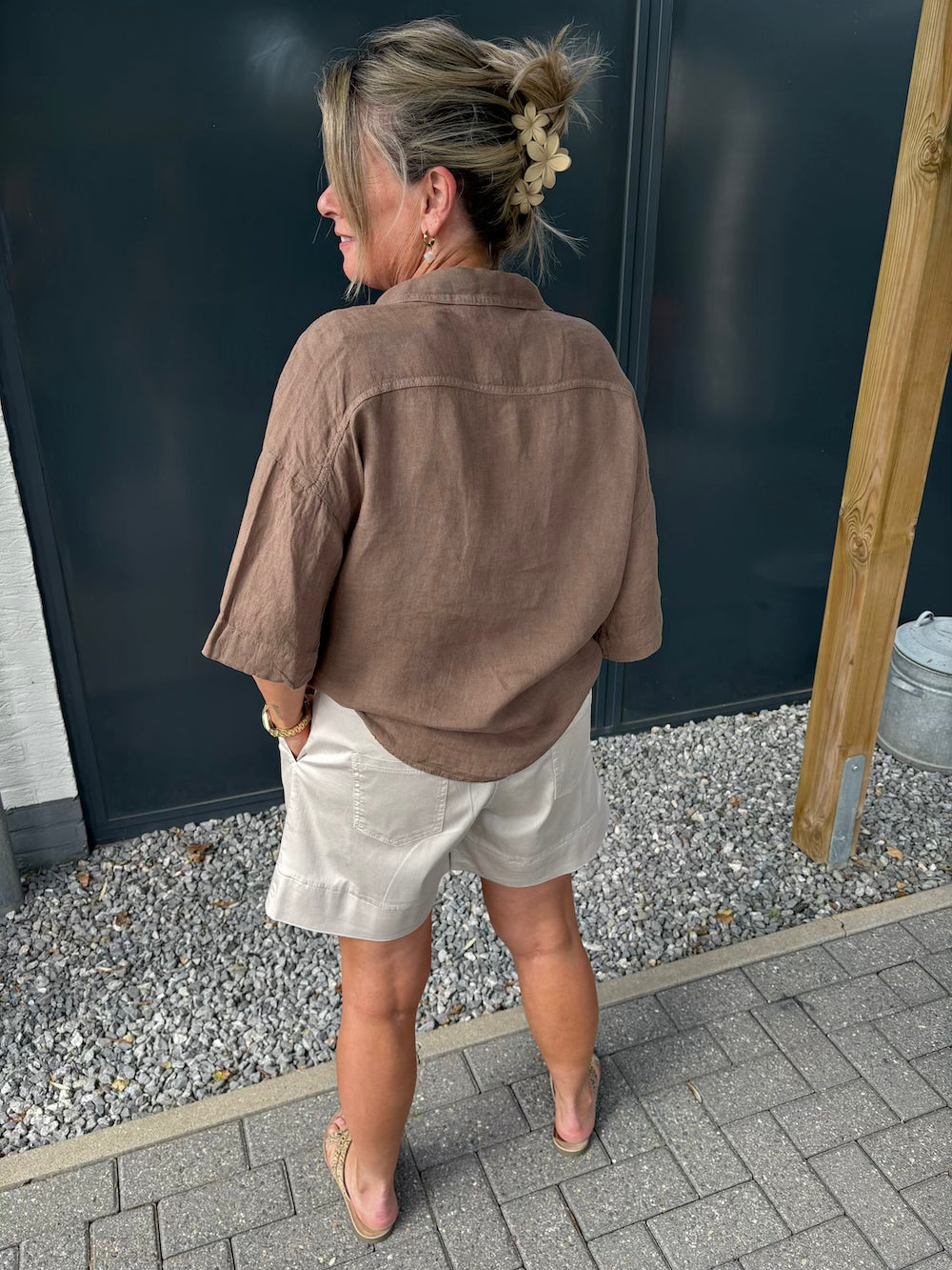 Short beige met riem
