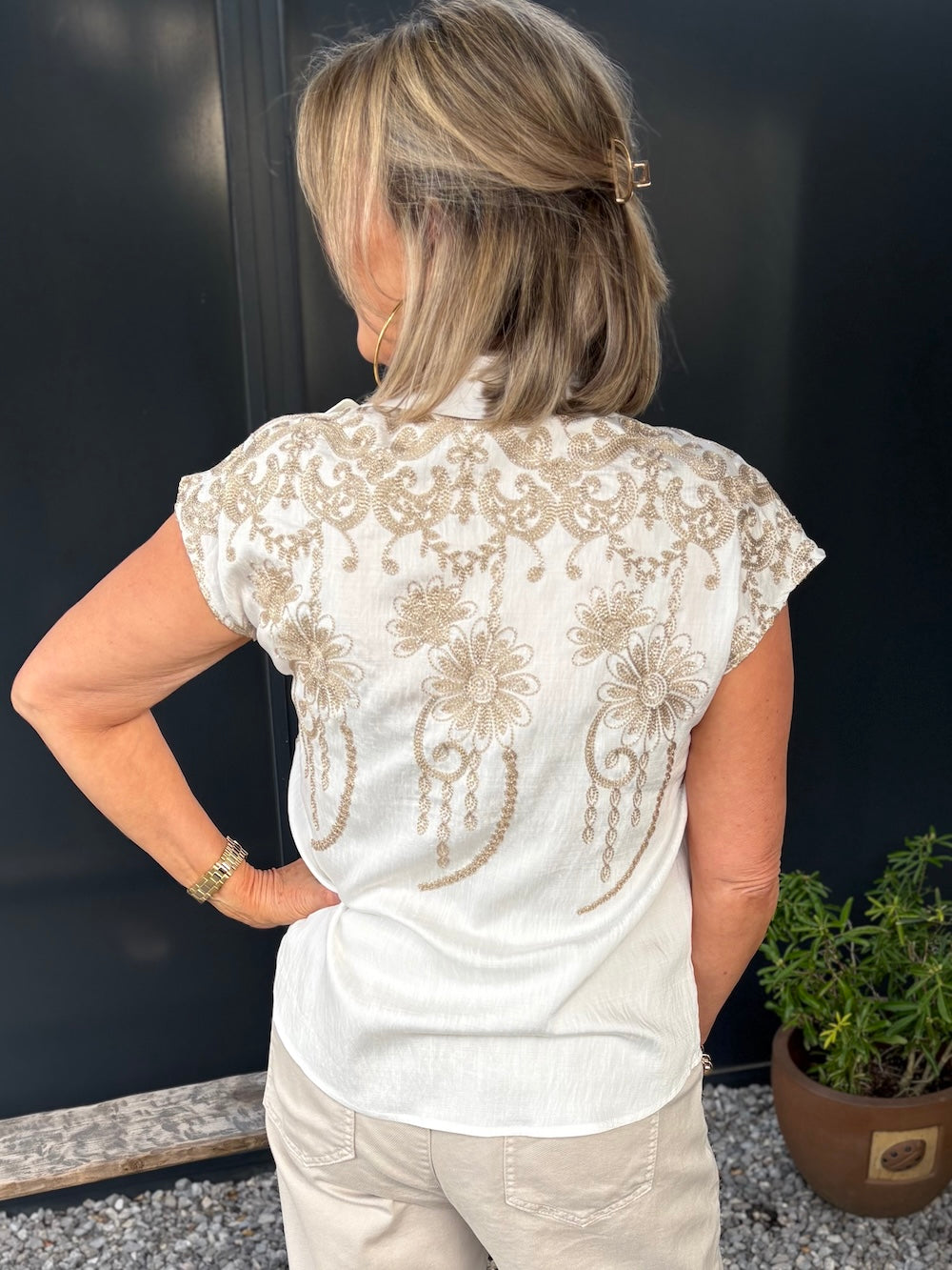 Blouse mouwloos gouden borduursels