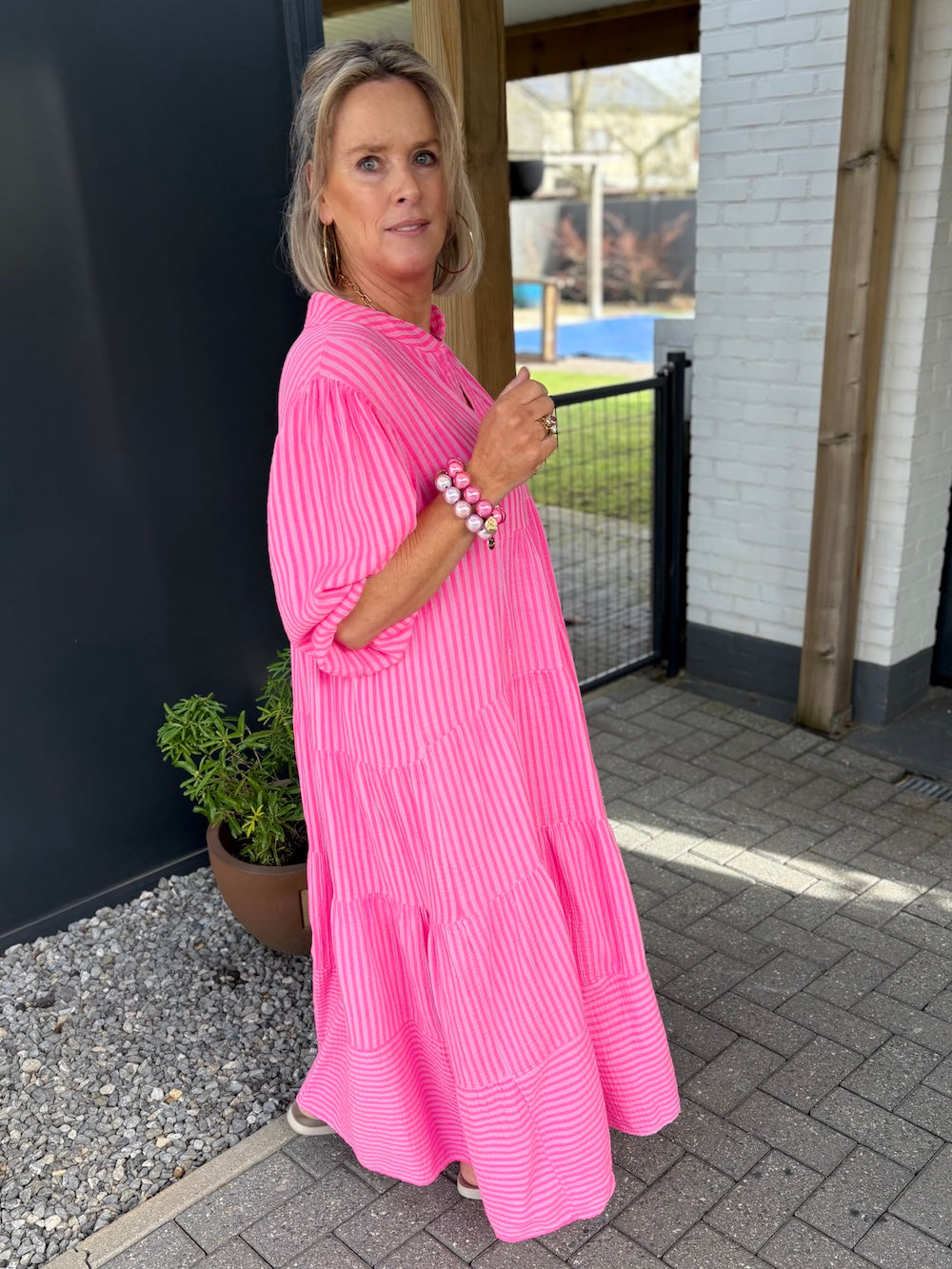 Maxi jurk tetra gestreept neon pink