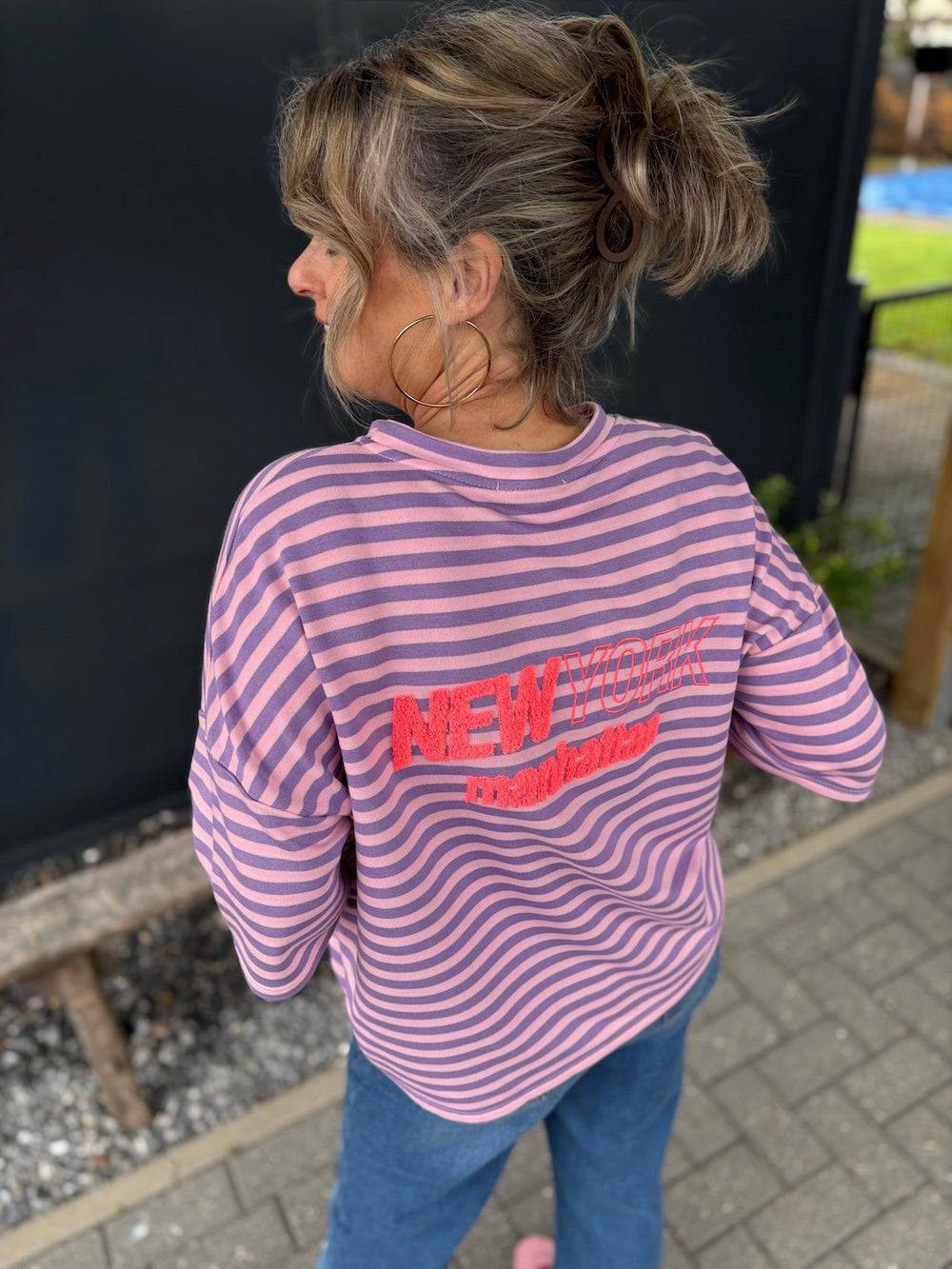Shirt met applicatie NY roze/lila