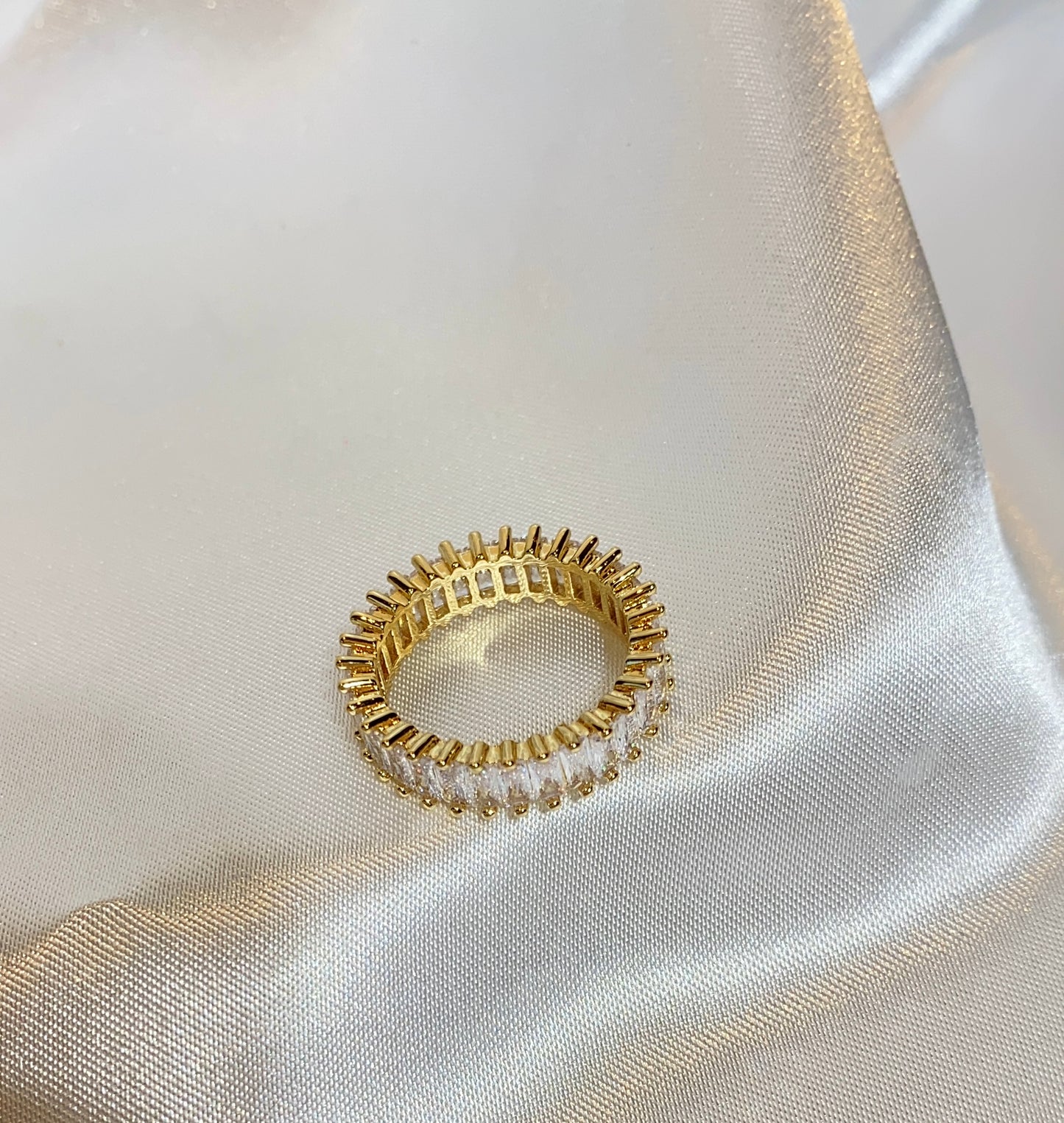 Ring met steentjes rechthoekig