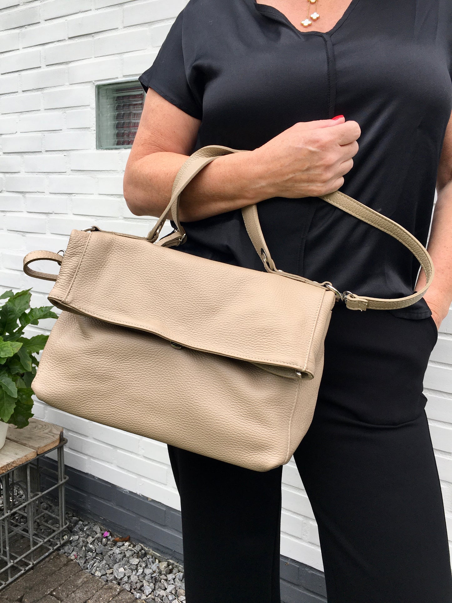 Schoudertas echt leer beige