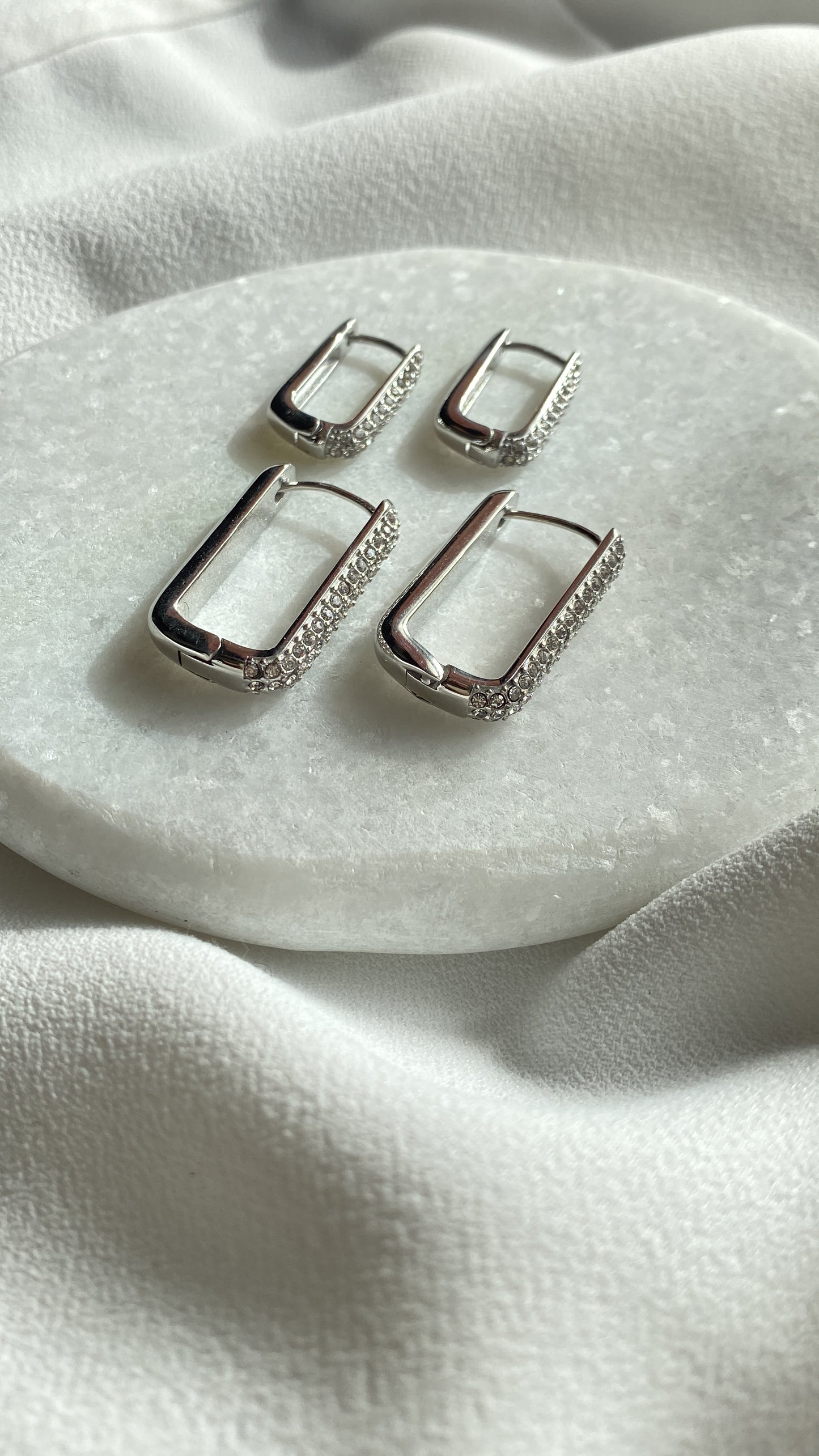 Oorbel rechthoek met zirkonia groot