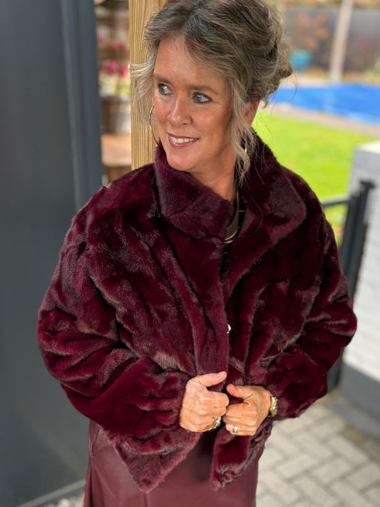 Jasje fake fur bordeaux