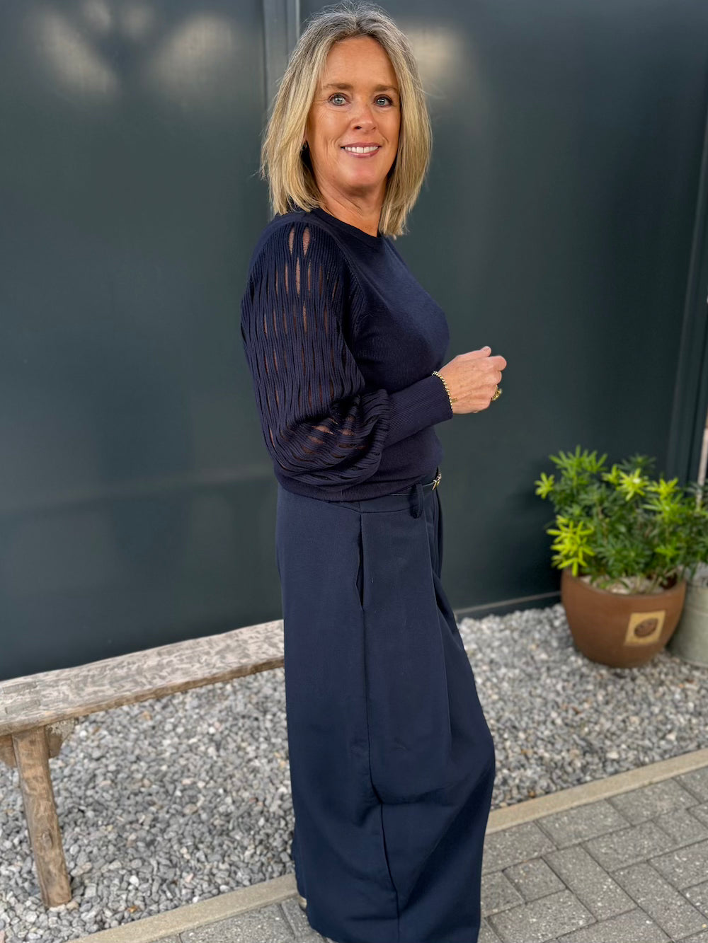 truitje met opengewerkte mouw marine blauw