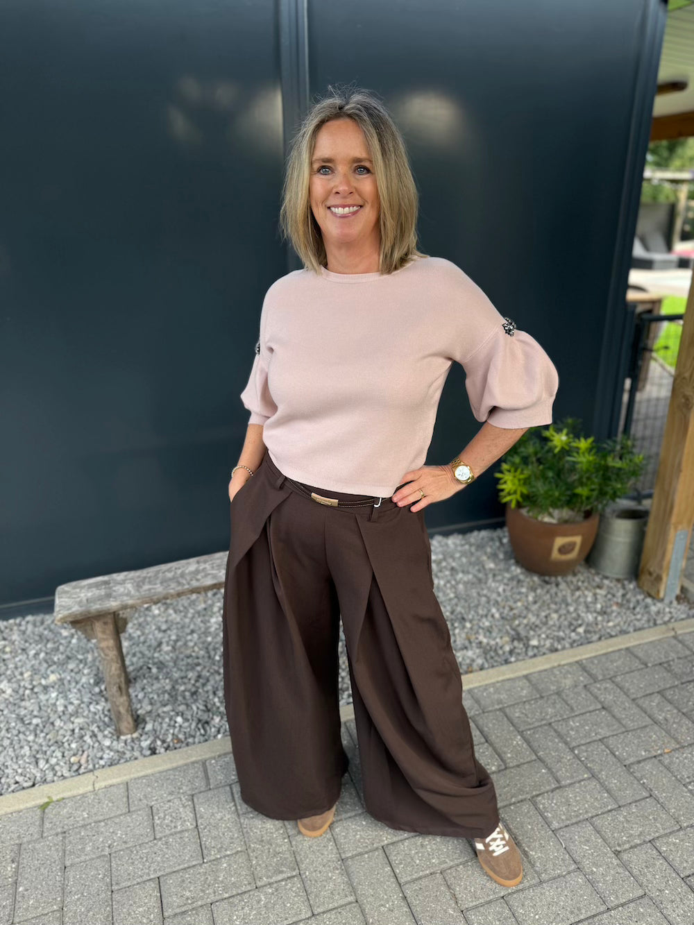 Truitje met korte pofmouw en strass details
