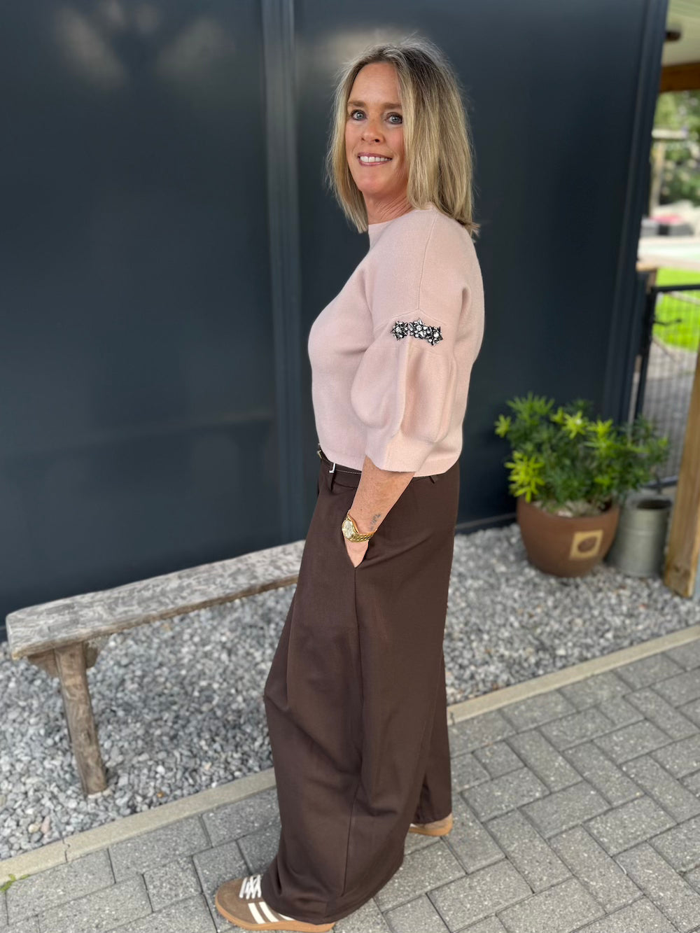 Truitje met korte pofmouw en strass details