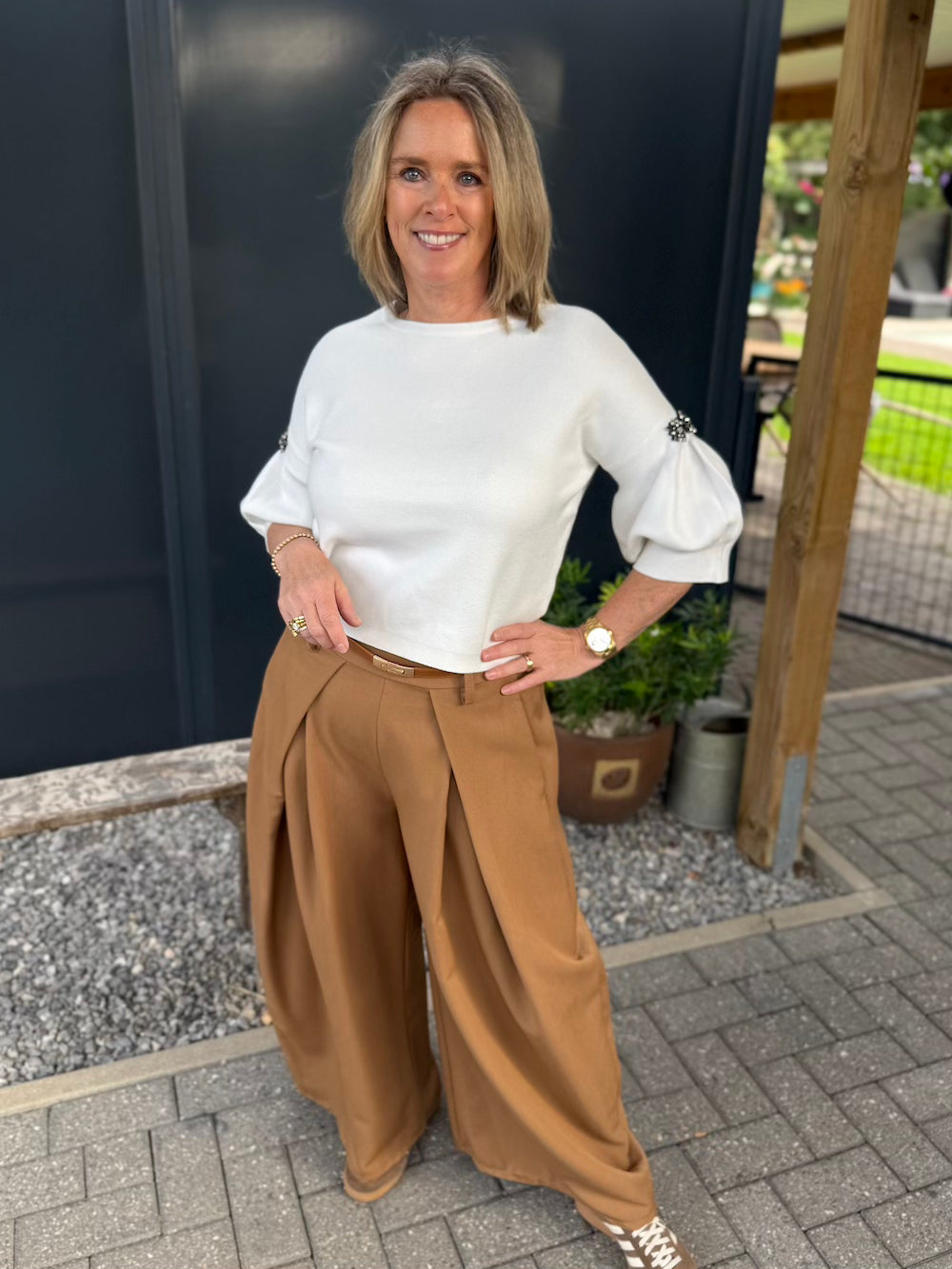 Truitje met korte pofmouw en strass details