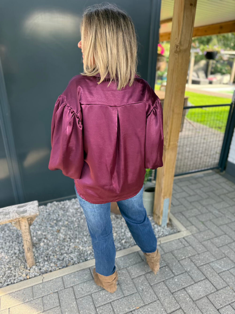 satijnen blouse met pofmouw bordeaux