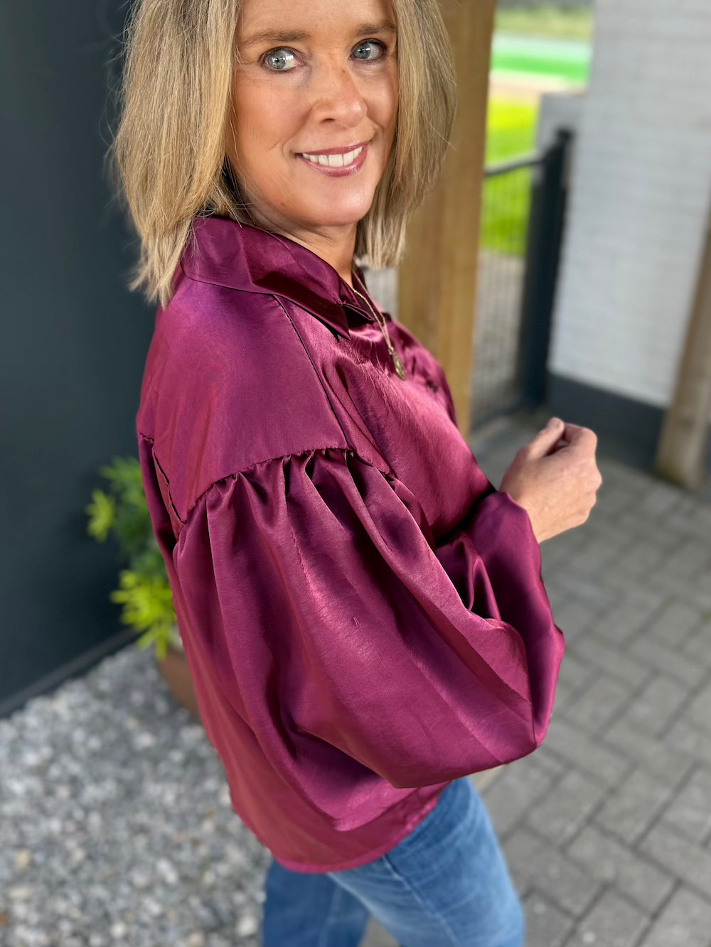 satijnen blouse met pofmouw bordeaux