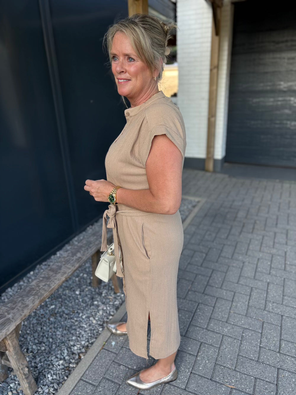 Midi dress met knoopjes beige
