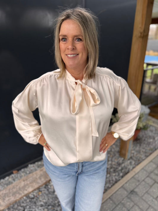 Blouse met strik roomwit