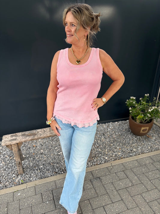 Hemdje roze met broderie bies