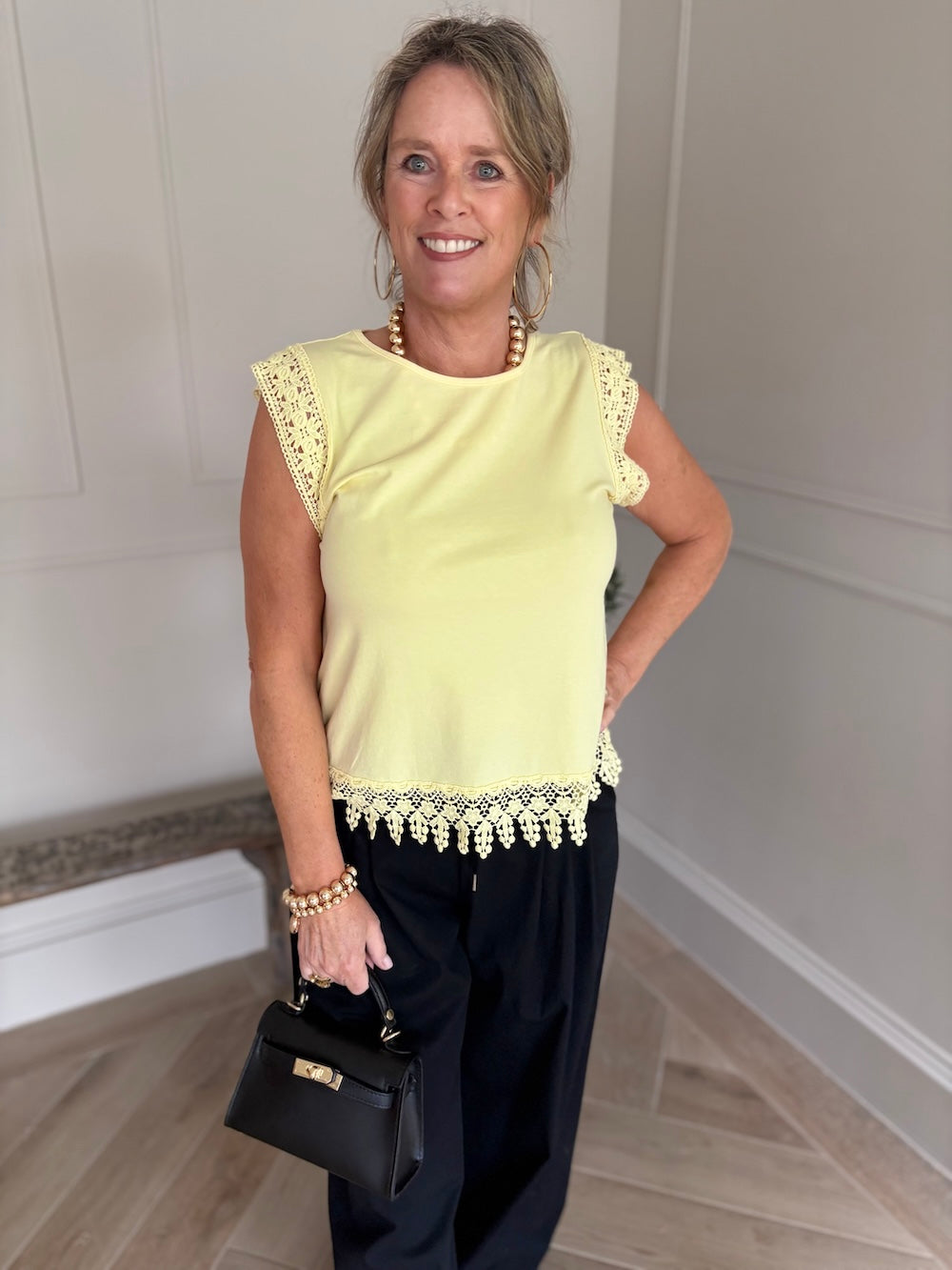 shirt met details pastel geel