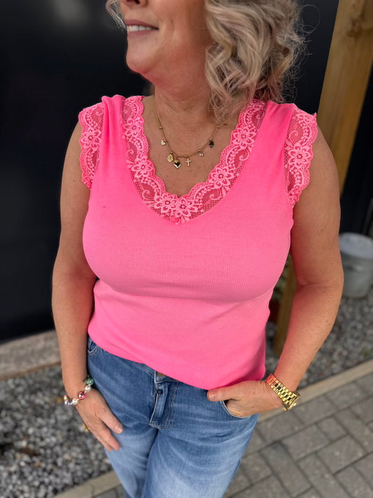 Topje hotpink met kant 