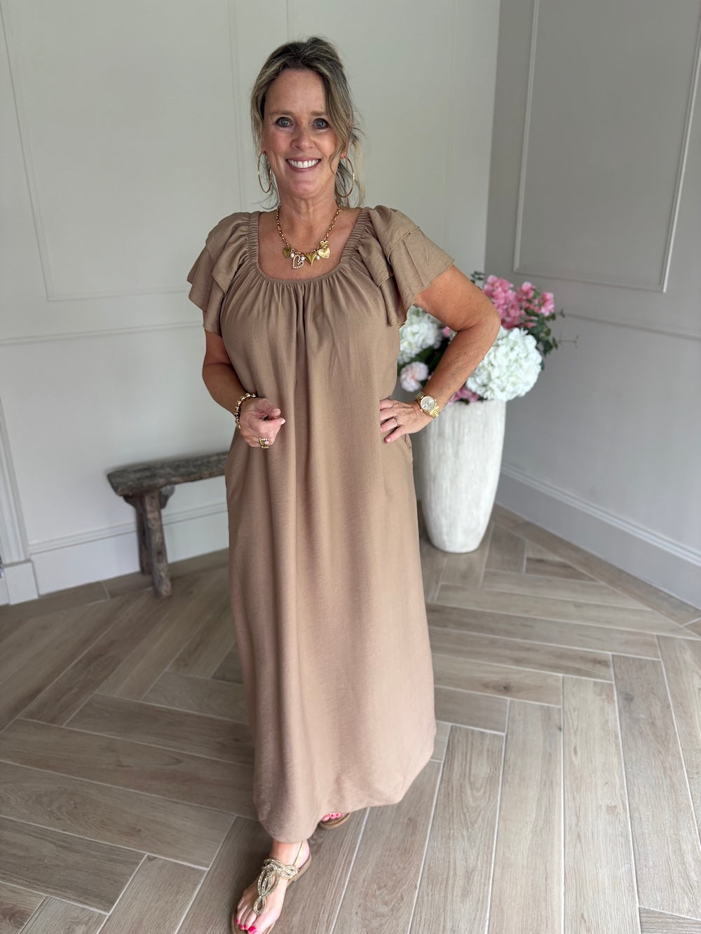 zomerjurk camel met rug detail