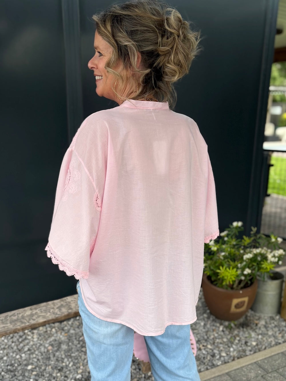 Blouse super oversized met broderie details