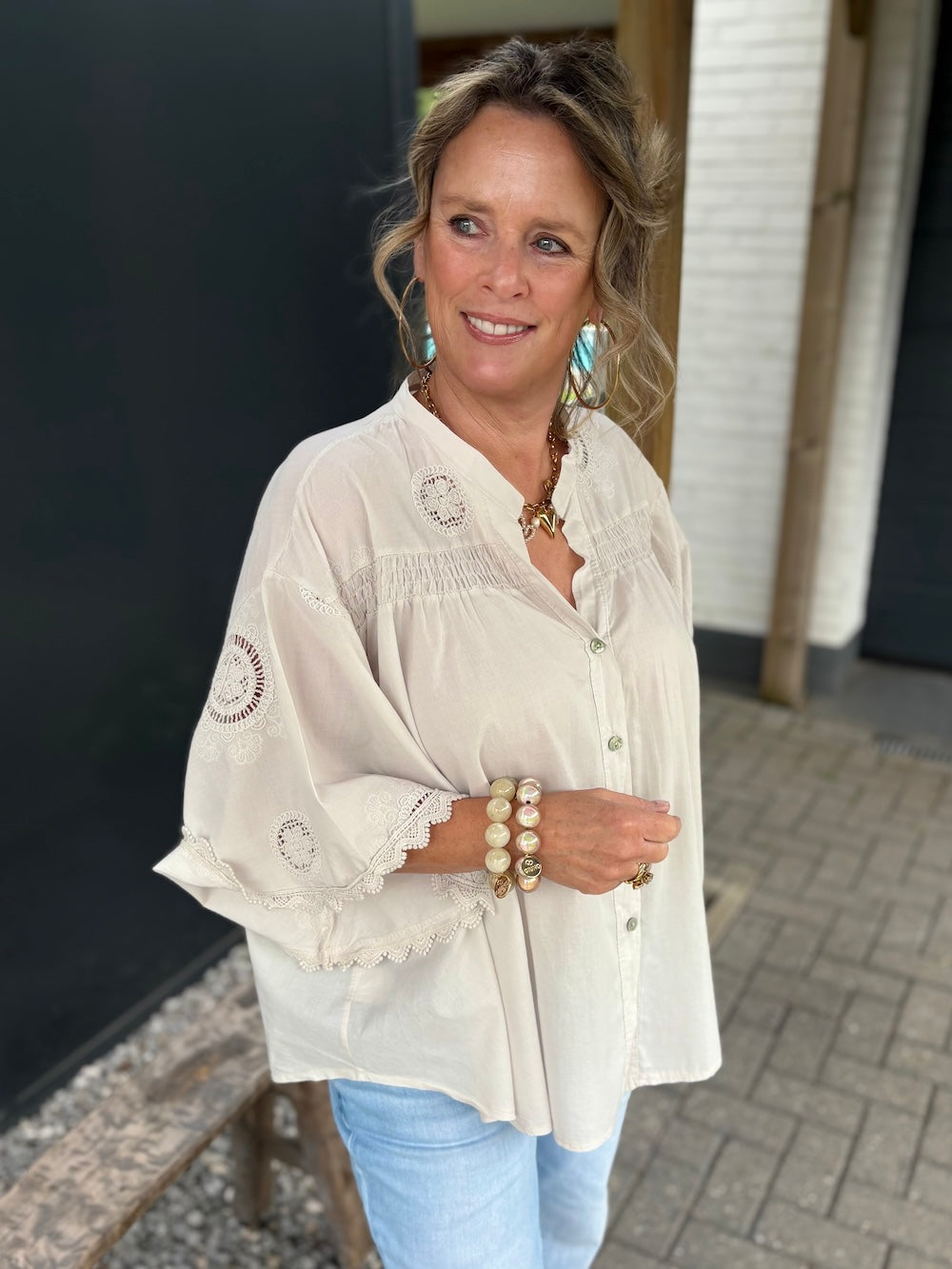 blouse katoen met broderie details beige