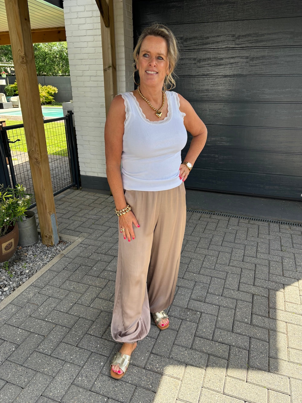 Pofbroek glanzend taupe