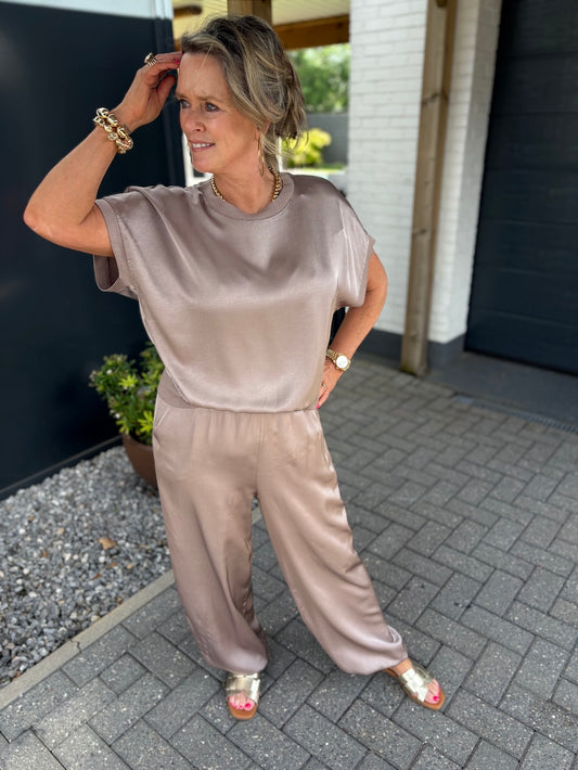 Mouwloze top taupe