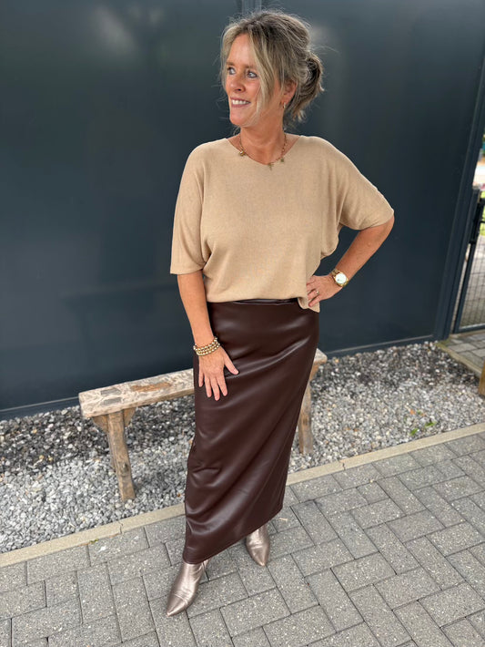 Rok vegan leather bruin met split