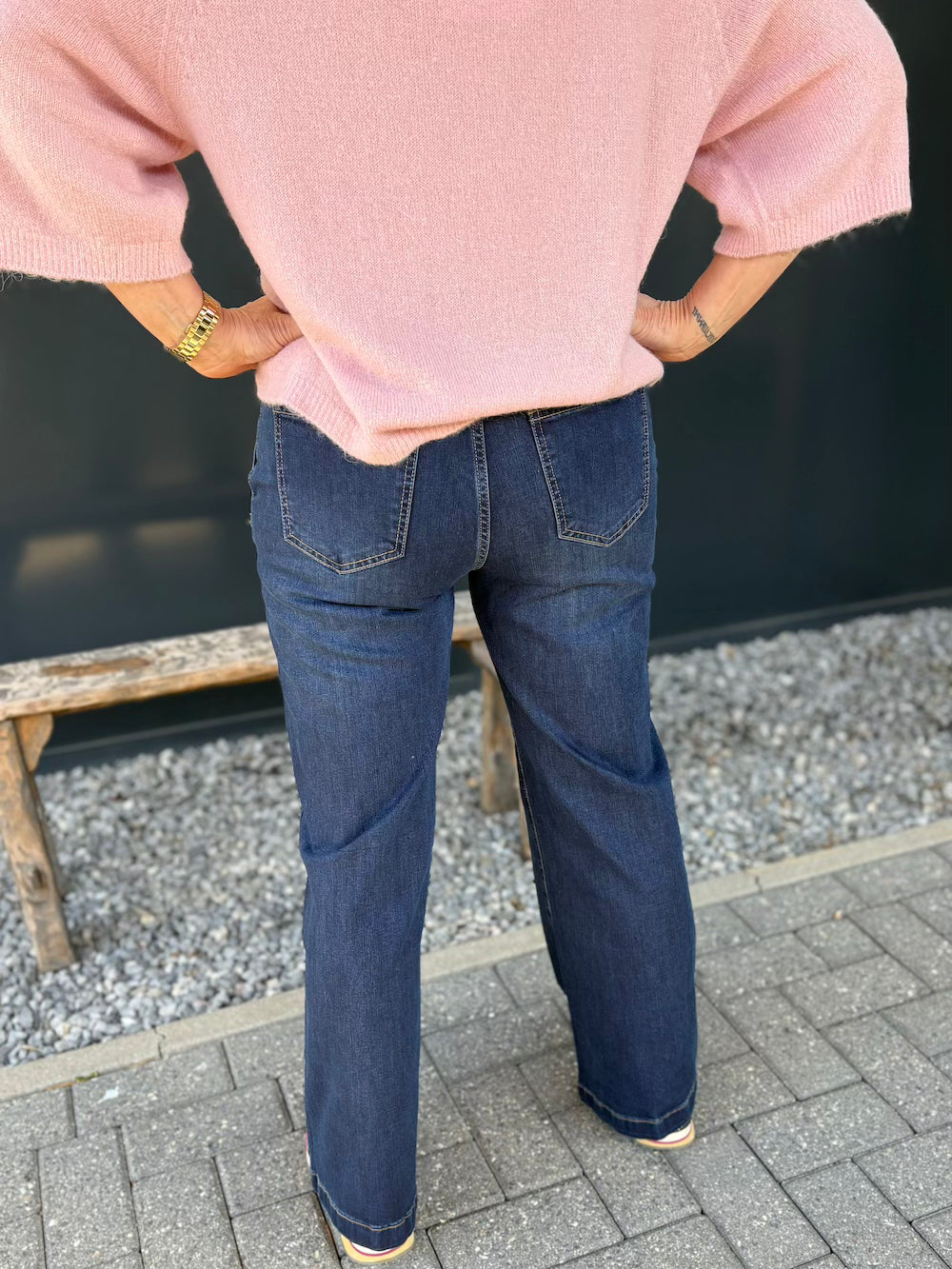 Wide leg jeans met paarlemoer knopen