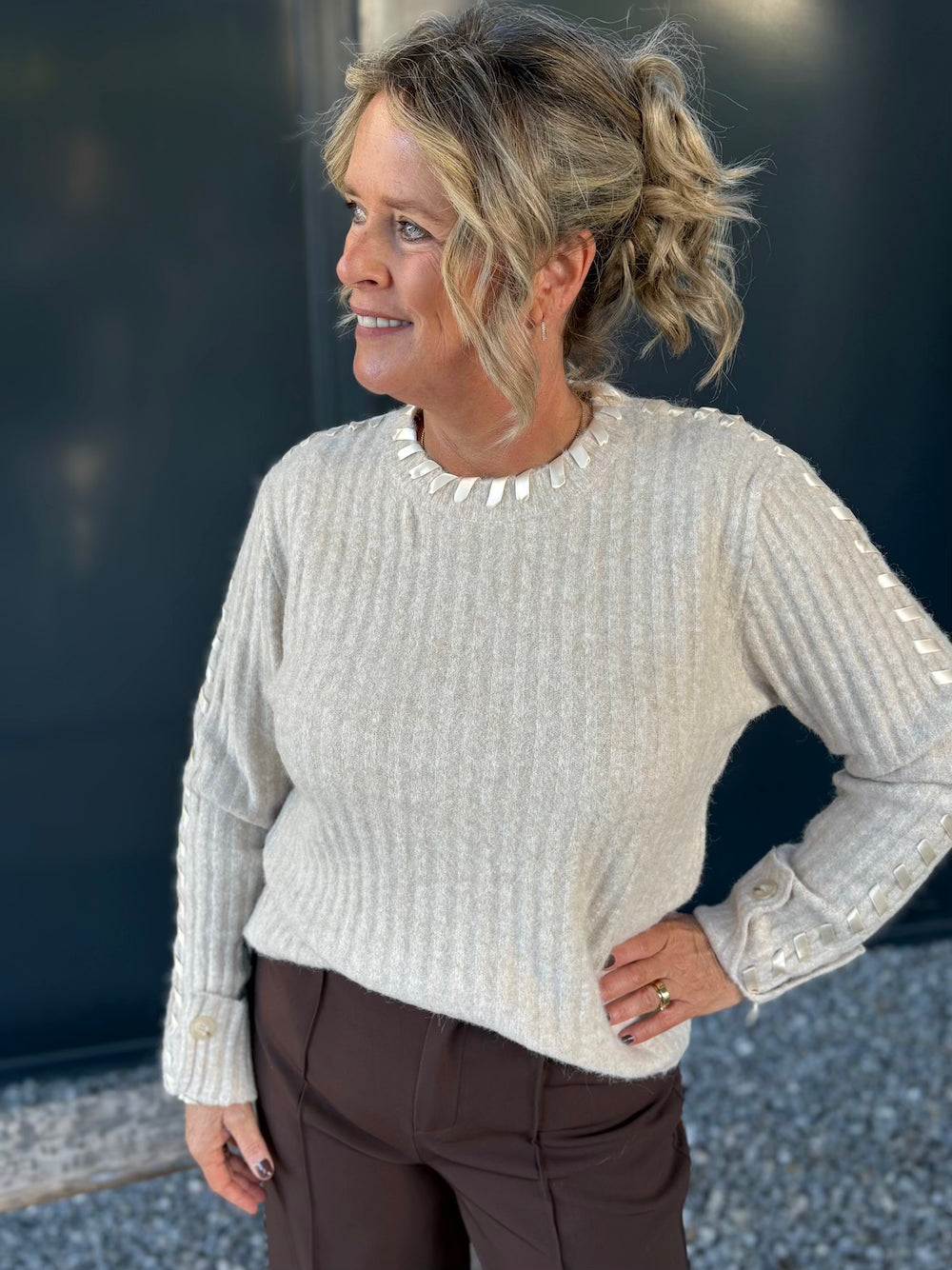 Trui beige met lint 