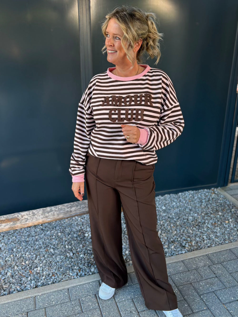 Sweater amour club gestreept roze/ bruin