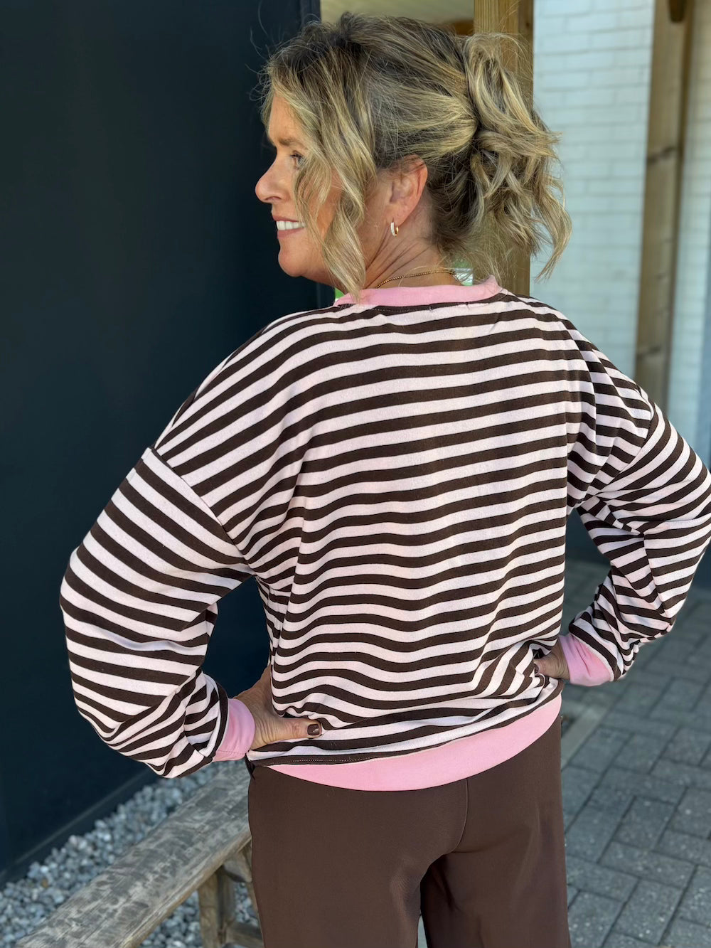 Sweater amour club gestreept roze/ bruin